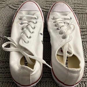 Women’s Converse. Size 8. Good Condition.